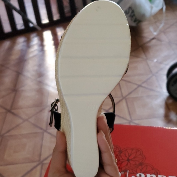 Shoes - Picture 3 of 7